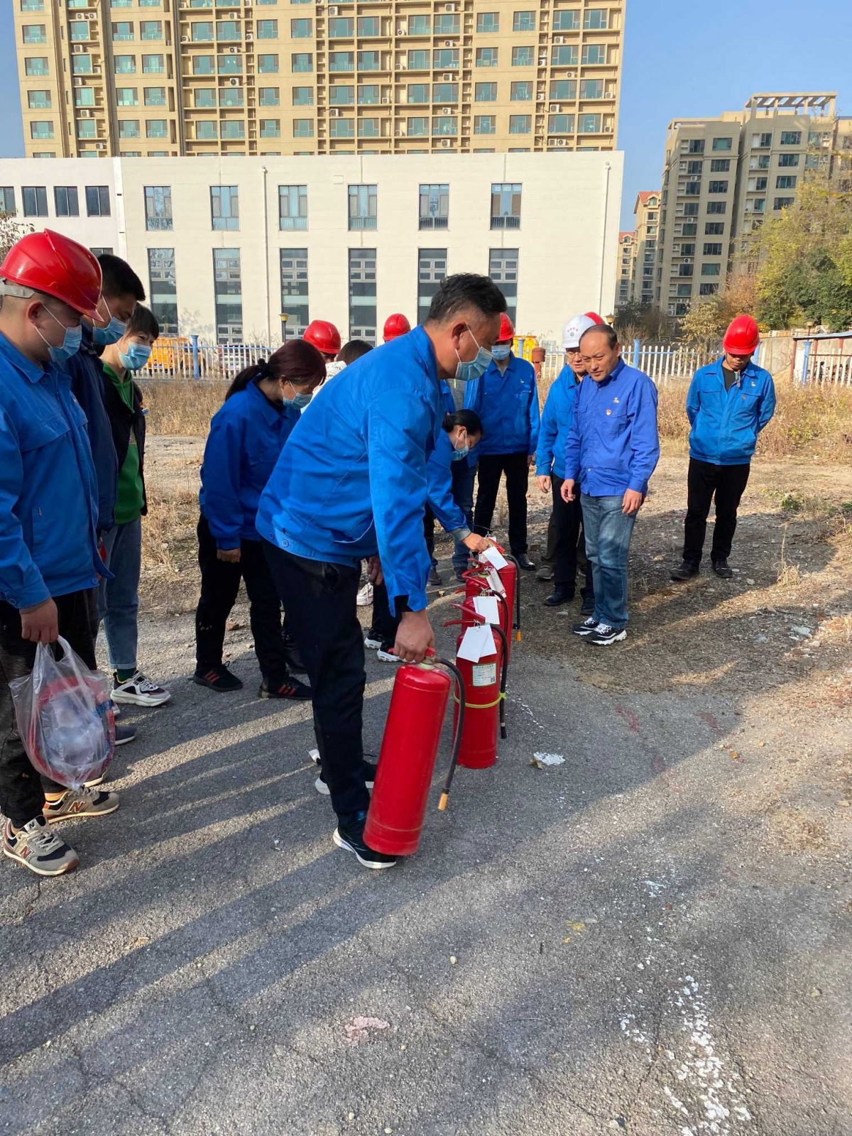 淄博市自來(lái)水有限責任公司新區分公司開(kāi)展新時(shí)代文明志愿服務(wù)活動(dòng) (1)(1)(1)